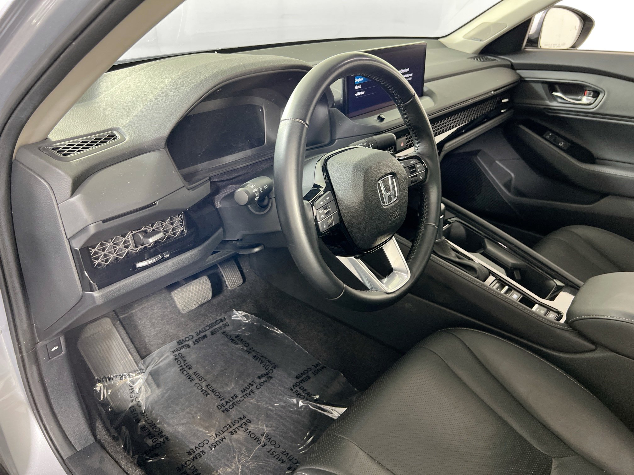 Used 2023 Honda Accord Touring image 9