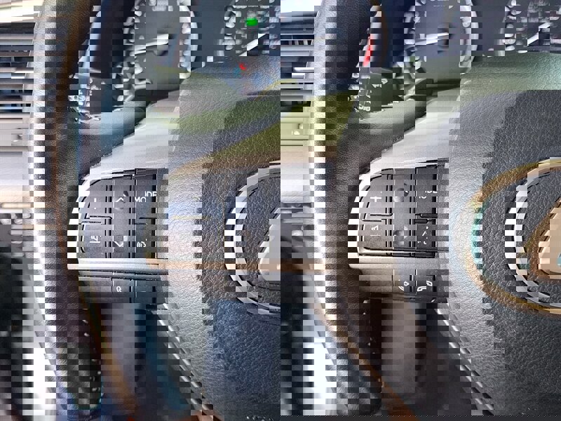 Used 2022 Lexus RX 350L w/ Premium Package image 33