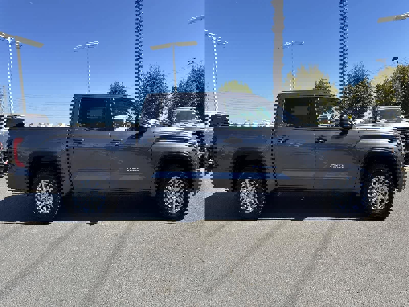 Used 2022 Toyota Tundra SR5 image 3