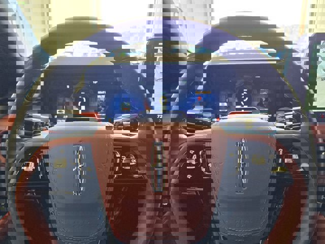 Used 2025 Lincoln Aviator Reserve w/ Equipment Group 201A image 31