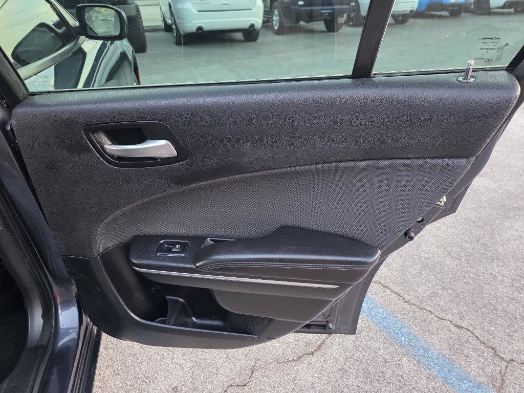 Used 2018 Dodge Charger SXT RWD image 24