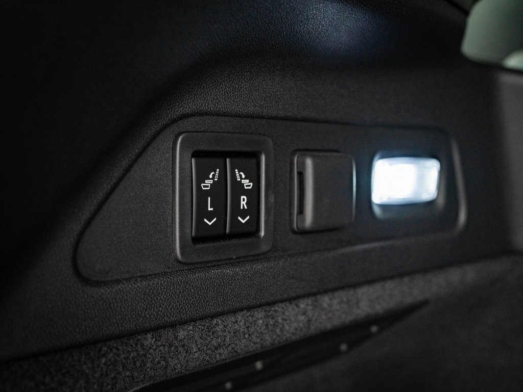 Used 2024 Acura ZDX A-Spec image 23