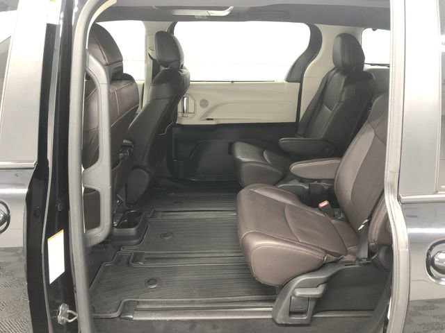 Used 2022 Toyota Sienna Platinum image 27