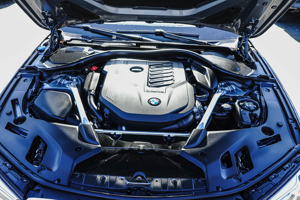 Certified 2023 BMW 540i w/ Convenience Package RWD image 25