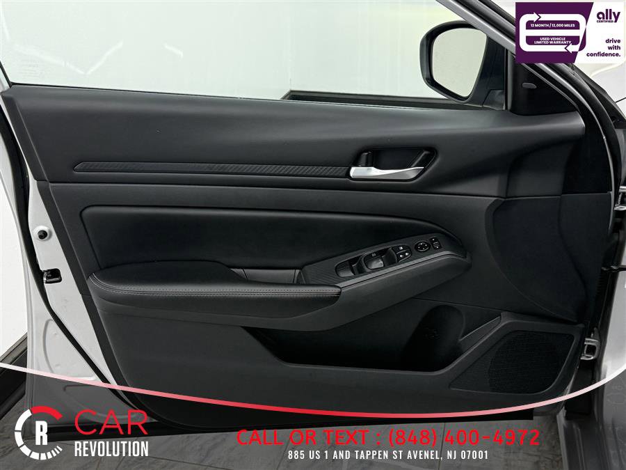 Used 2024 Nissan Altima 2.5 SV FWD image 39