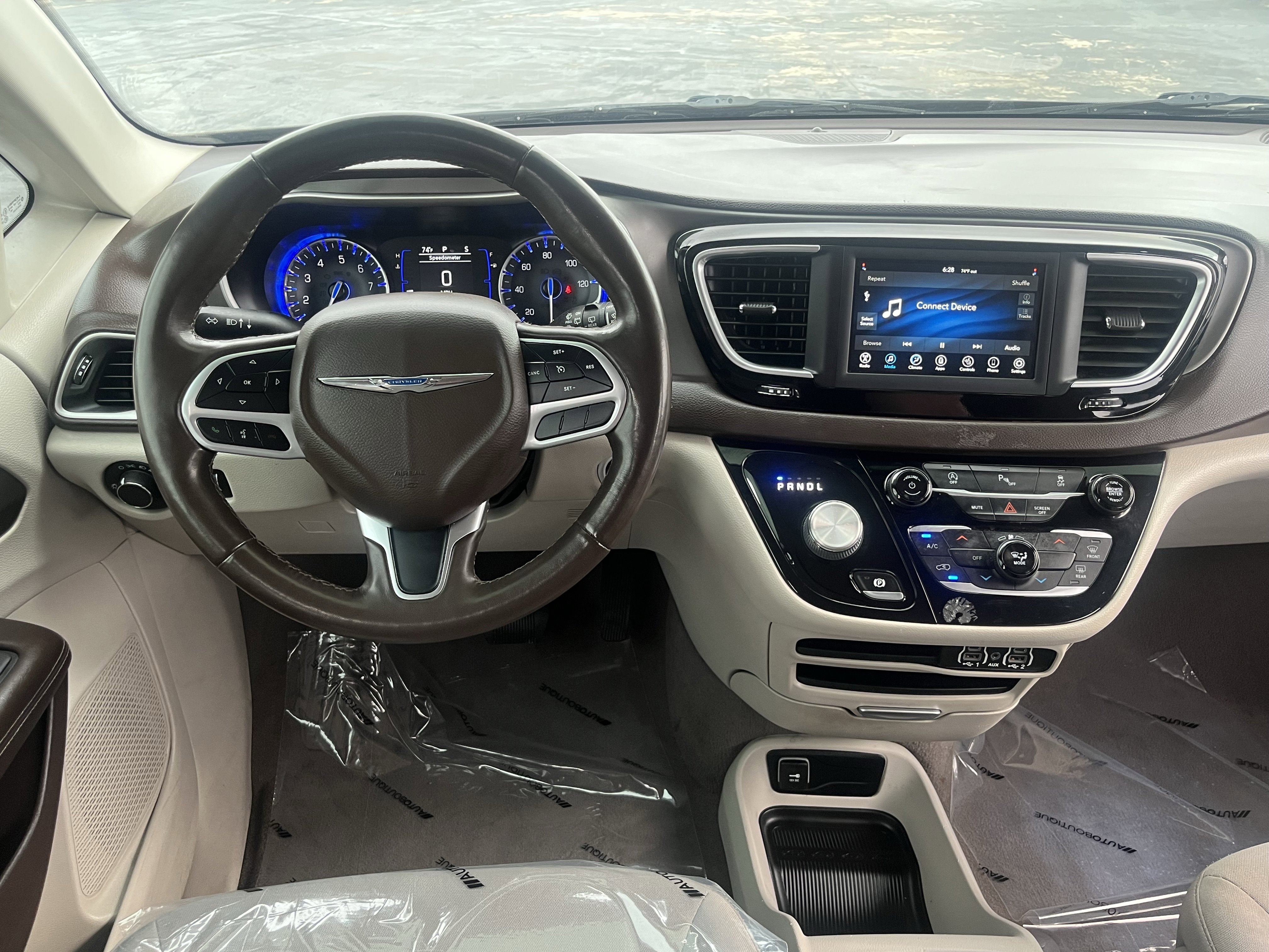 Used 2021 Chrysler Voyager LX w/ Cold Weather Group image 16