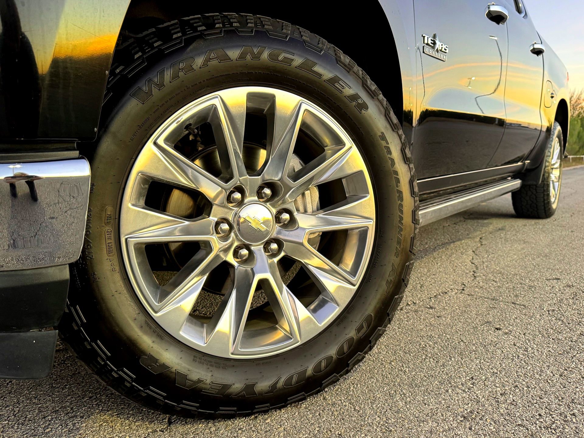 Used 2020 Chevrolet Silverado 1500 LTZ image 2