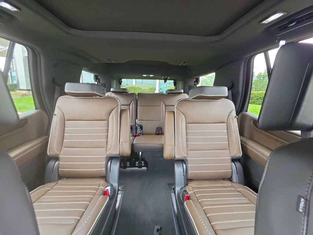 New 2026 GMC Yukon Denali Ultimate AWD/4WD image 36