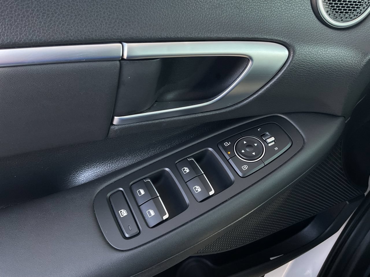 Used 2025 Hyundai Sonata SEL FWD image 22