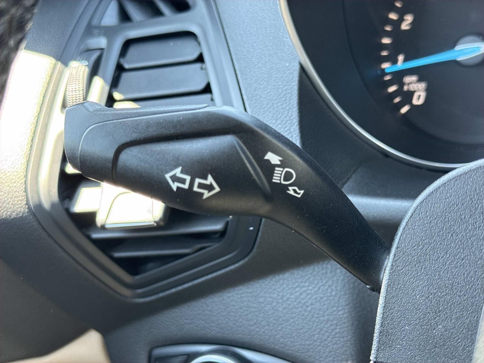 Used 2016 Ford Escape SE w/ SE Leather Comfort Package image 15