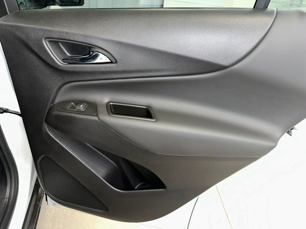Certified 2024 Chevrolet Equinox LT w/ LPO, Floor Liner Package image 28