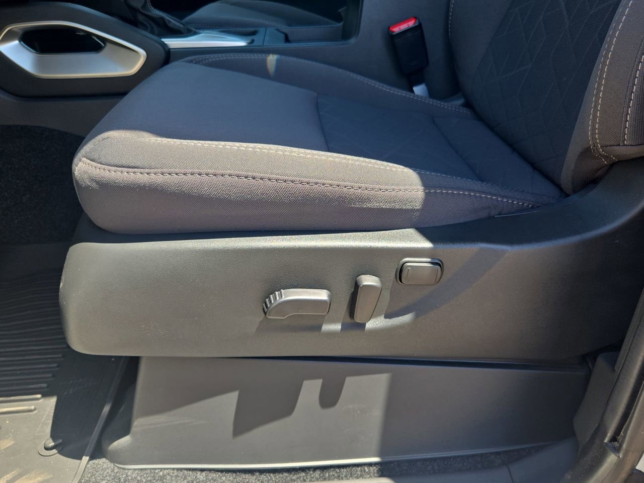 Certified 2025 Nissan Frontier SV RWD image 27