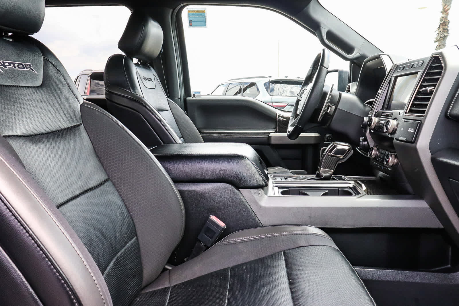 Used 2019 Ford F150 Raptor w/ Equipment Group 802A Luxury AWD/4WD image 30