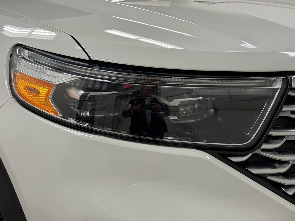 Used 2023 Ford Explorer Platinum w/ Technology Package image 18