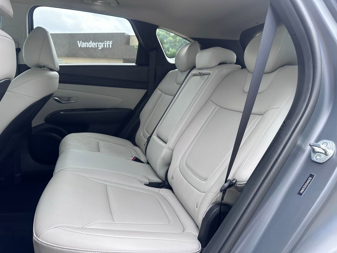 Used 2025 Hyundai Tucson Limited image 16