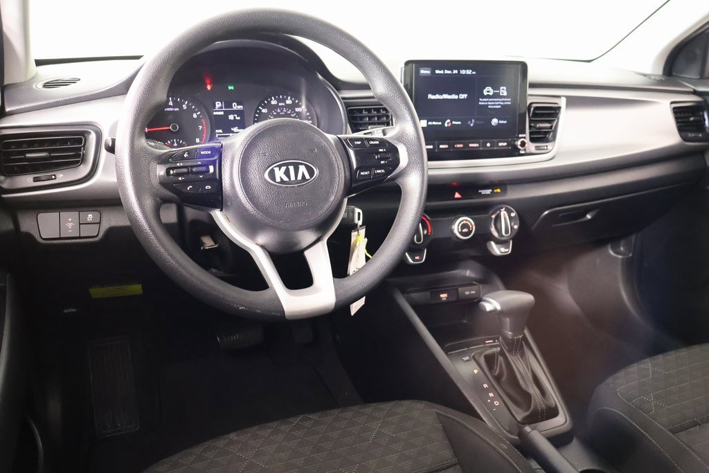 Used 2021 Kia Rio S image 2