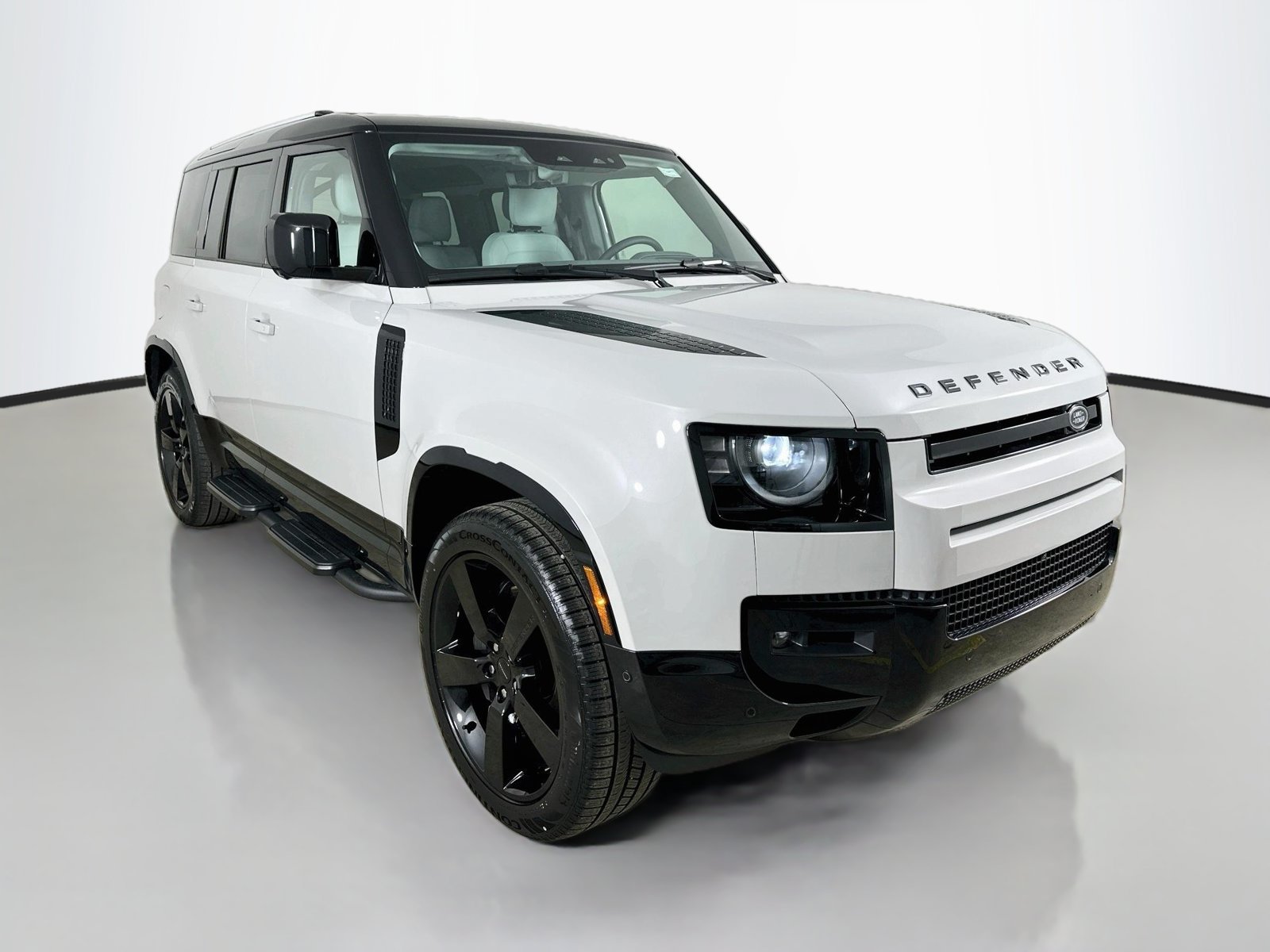 New 2026 Land Rover Defender 110 X-Dynamic SE AWD/4WD image 3