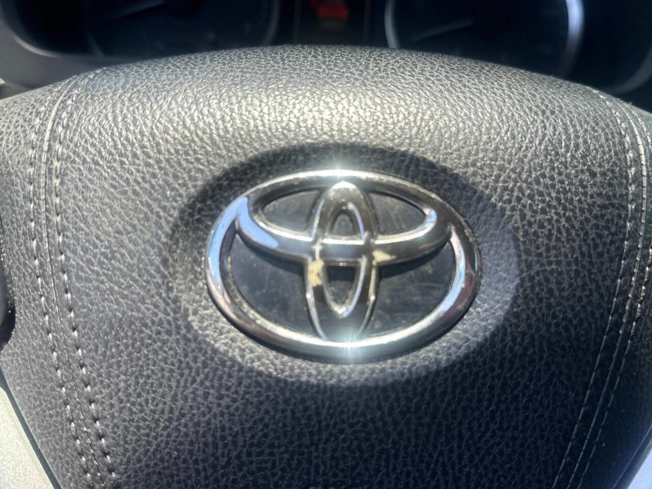 Used 2018 Toyota Highlander LE V6 FWD (Natl) image 11