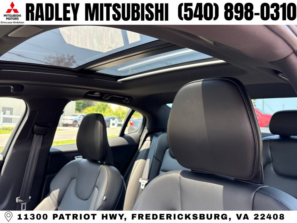 Used 2023 Volvo S60 B5 Plus w/ Climate Package AWD/4WD image 2