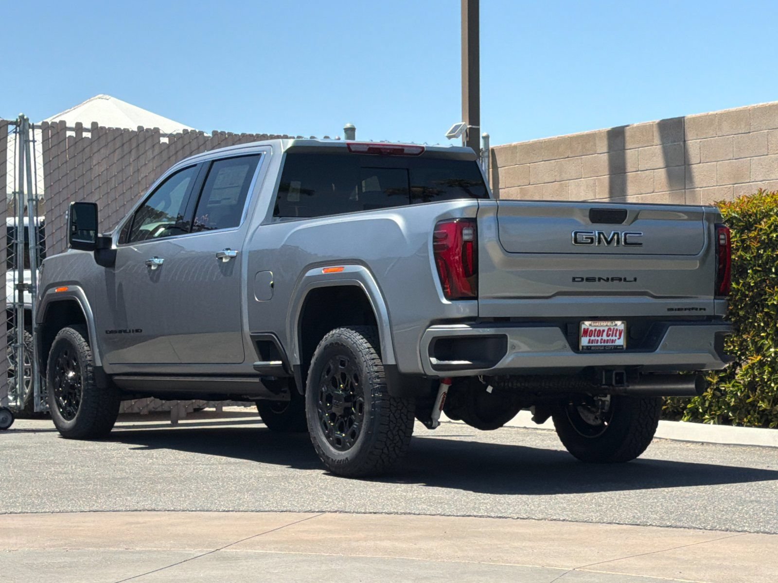 New 2026 GMC Sierra 3500 Denali Ultimate w/ LPO, Black Badging Package AWD/4WD image 6