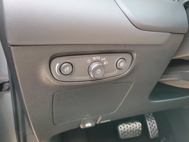 Used 2023 Buick Encore GX Select w/ Sport Touring Package FWD image 16
