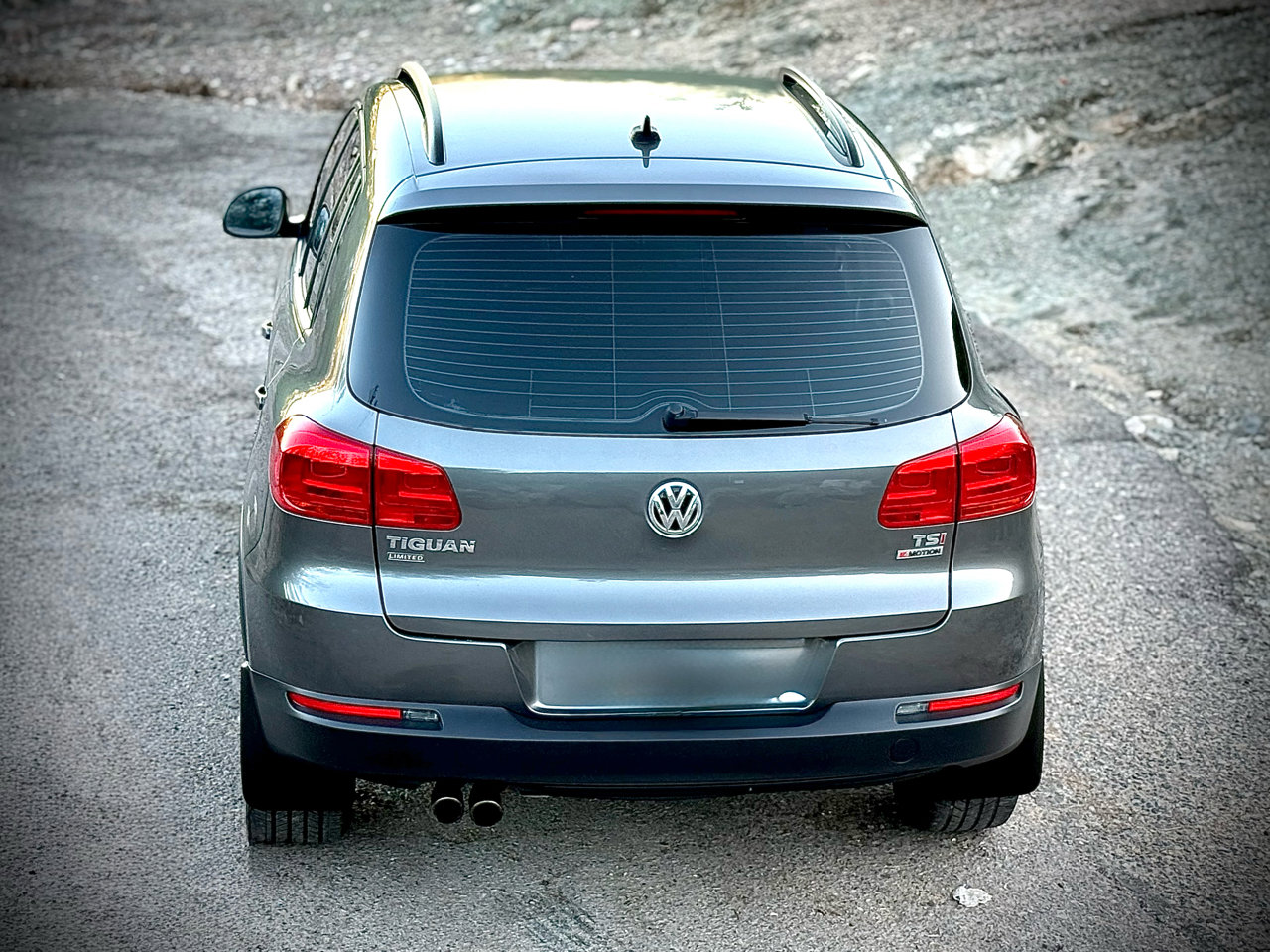 Used 2017 Volkswagen Tiguan Limited w/ Premium Package image 6