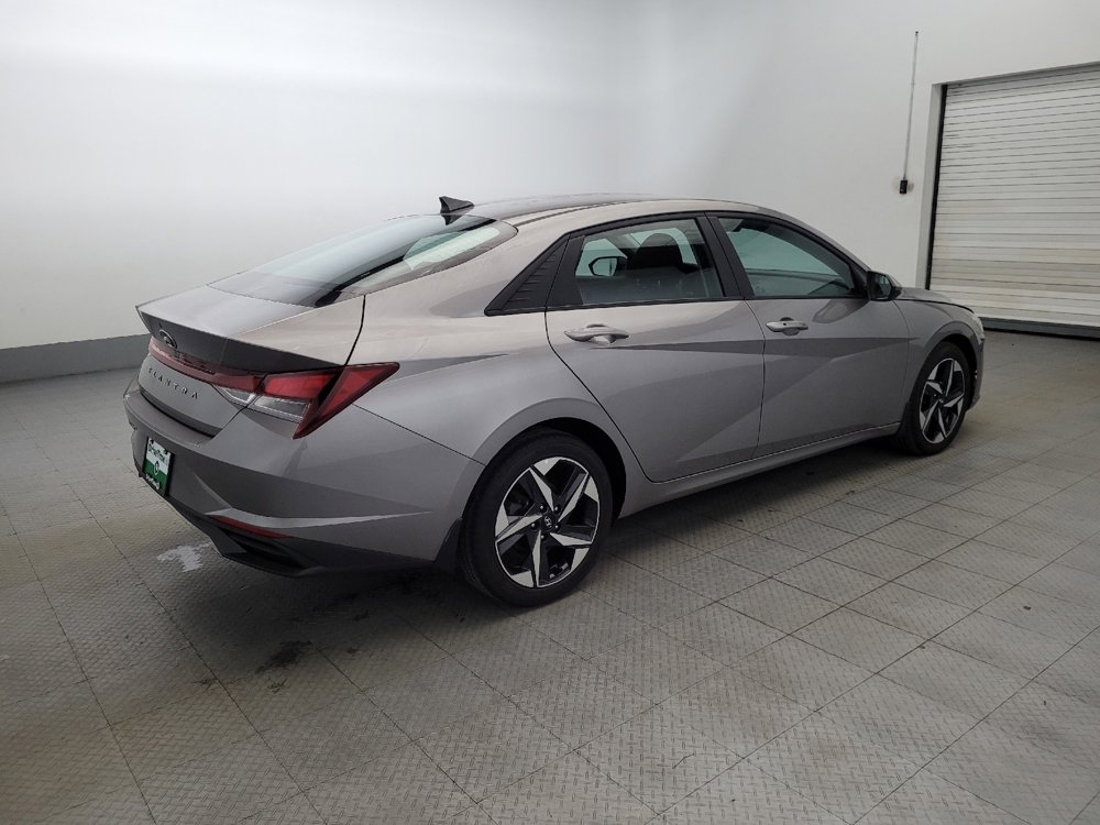 Used 2023 Hyundai Elantra SEL w/ Convenience Package image 10