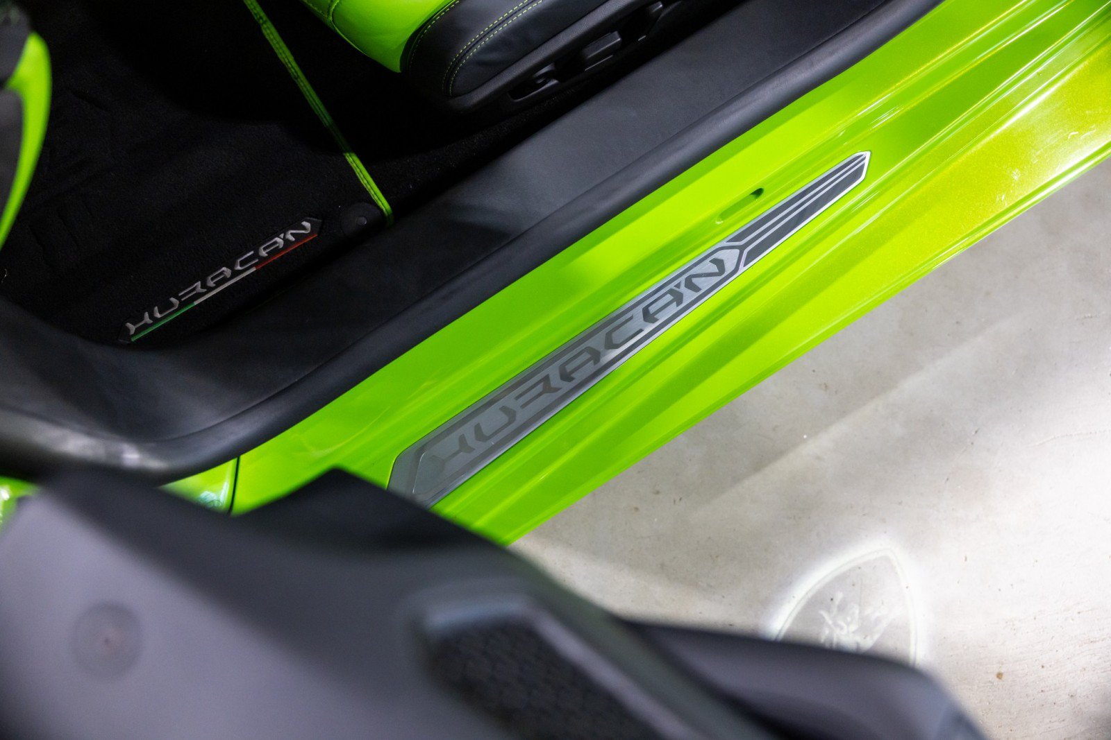 Used 2023 Lamborghini Huracan EVO AWD/4WD image 40