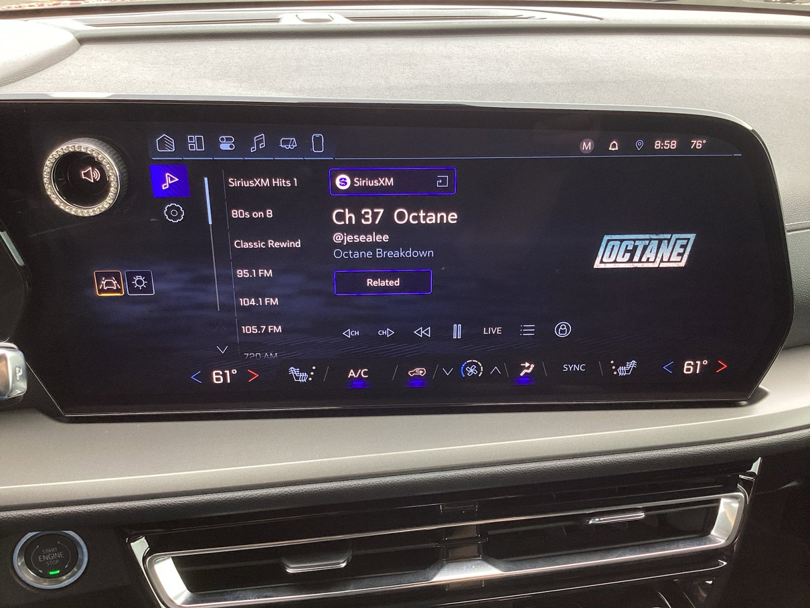 Used 2025 Chevrolet Traverse LT FWD image 22