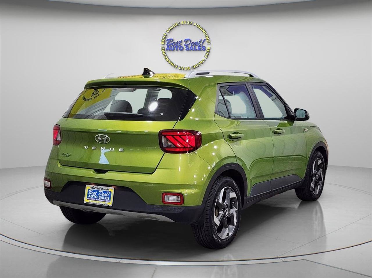 Used 2022 Hyundai Venue SEL FWD image 6