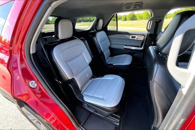 Used 2021 Ford Explorer XLT w/ Equipment Group 202A RWD image 25