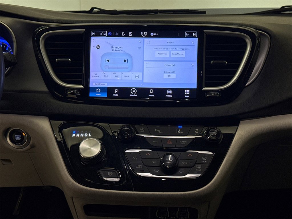 Used 2022 Chrysler Pacifica Touring-L image 15