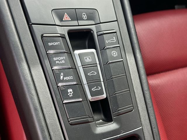 Used 2014 Porsche 911 Turbo S image 38