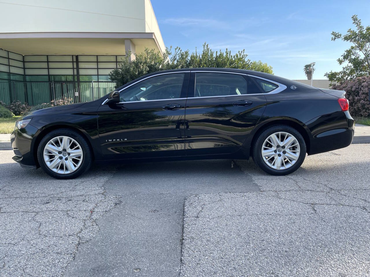 Used 2019 Chevrolet Impala LS FWD image 4
