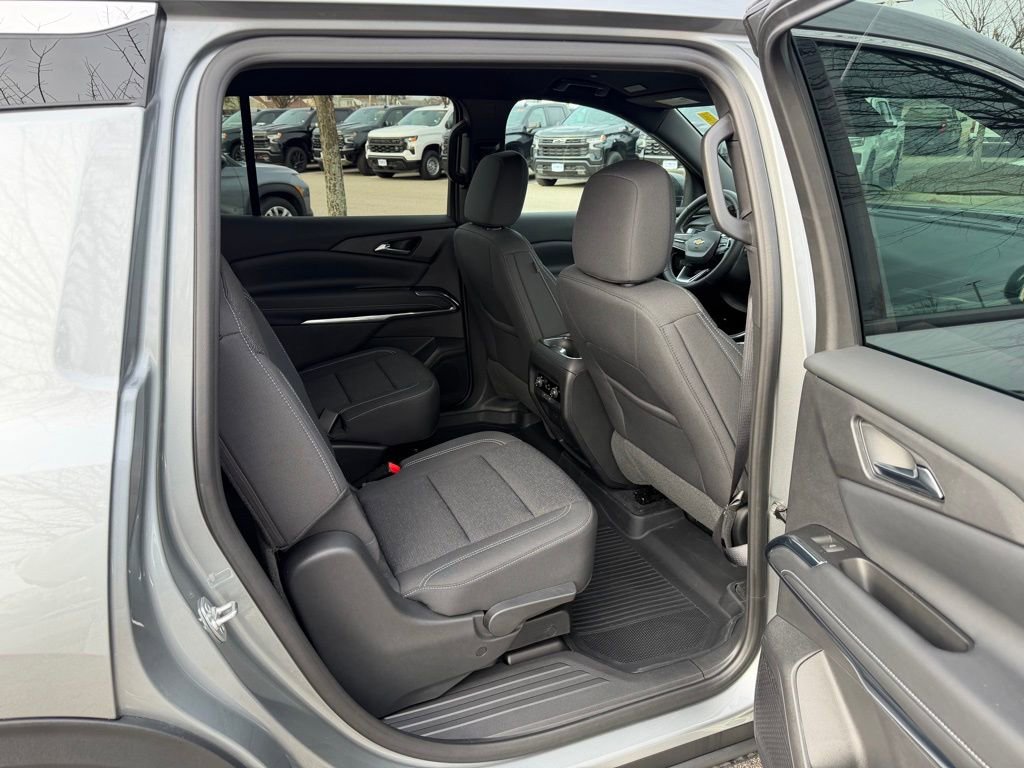Used 2025 Chevrolet Traverse LT w/ LPO, Floor Liner Package image 21