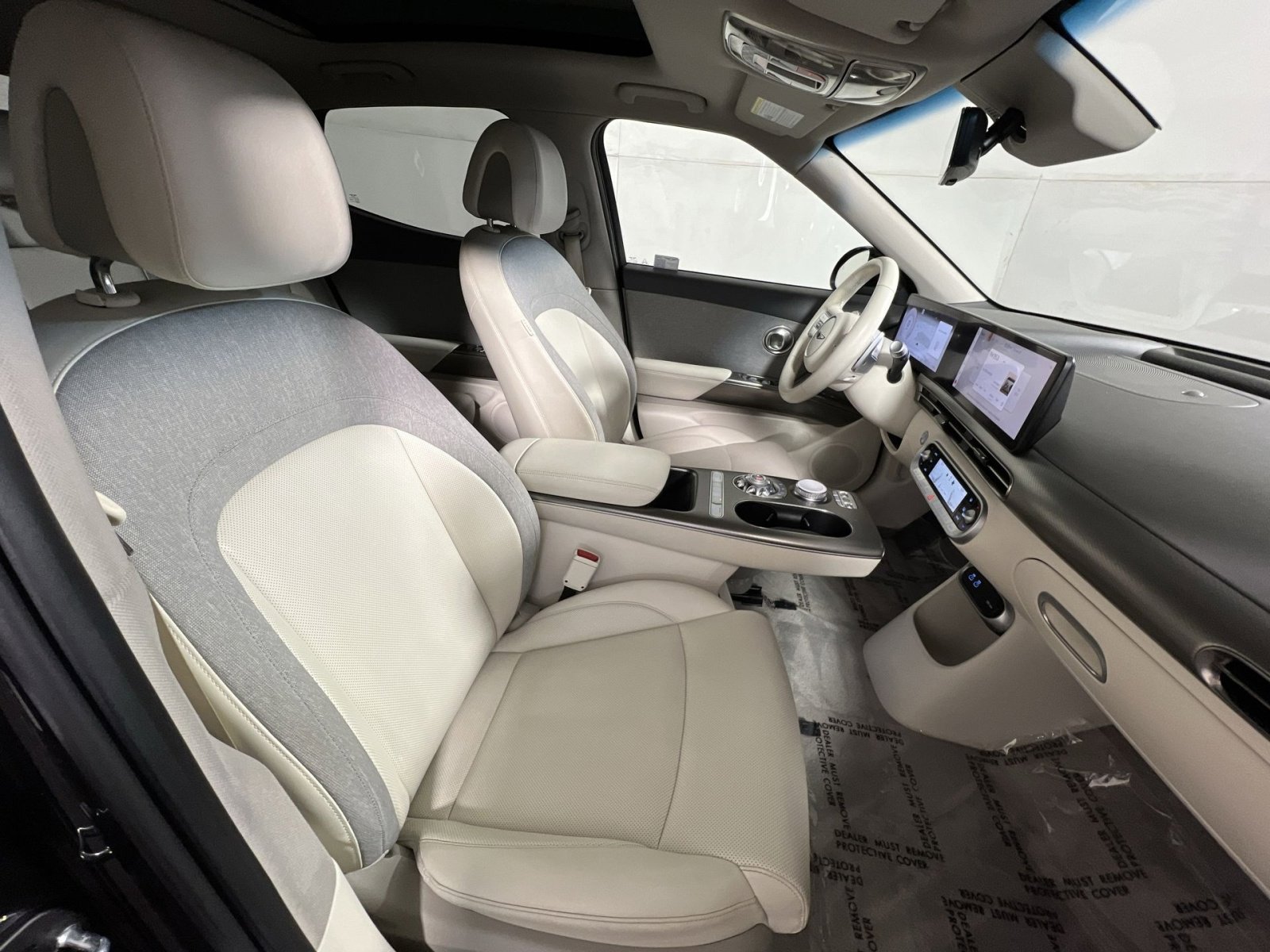 Used 2024 Genesis GV60 RWD image 27