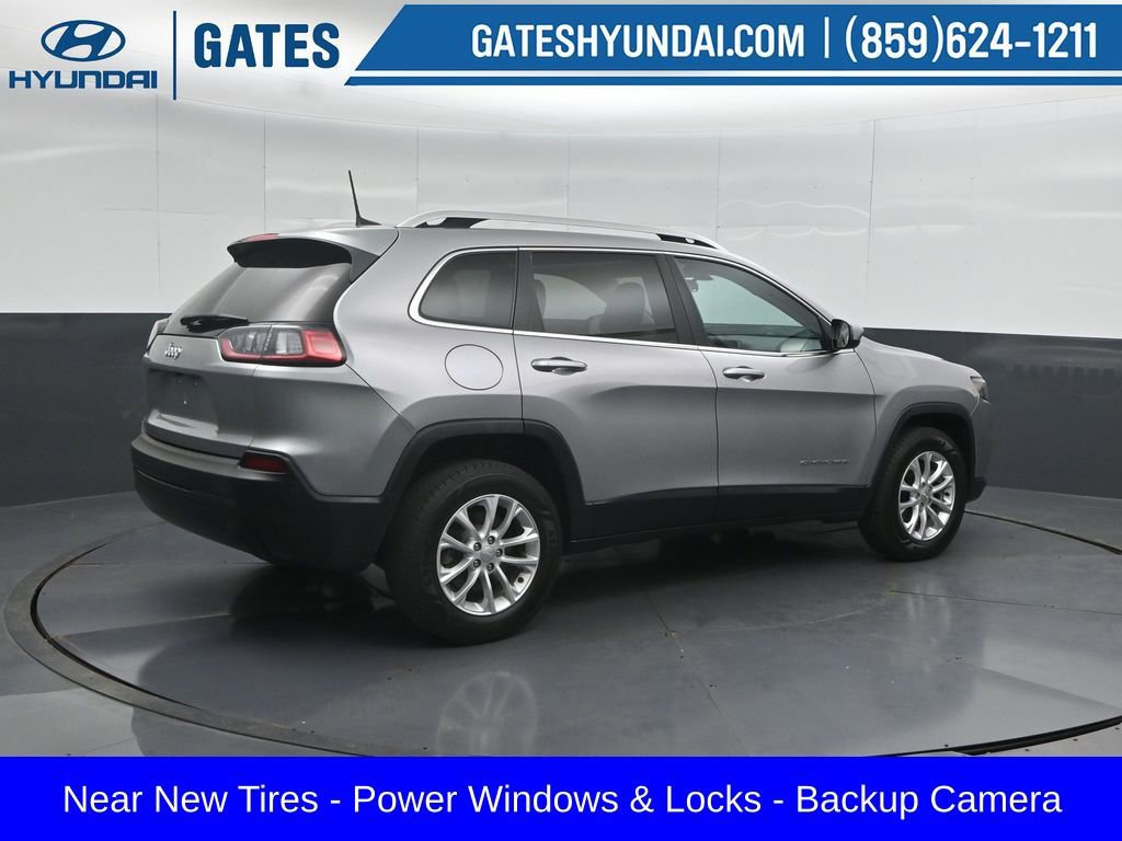 Used 2019 Jeep Cherokee Latitude w/ Popular Appearance Group AWD/4WD image 2