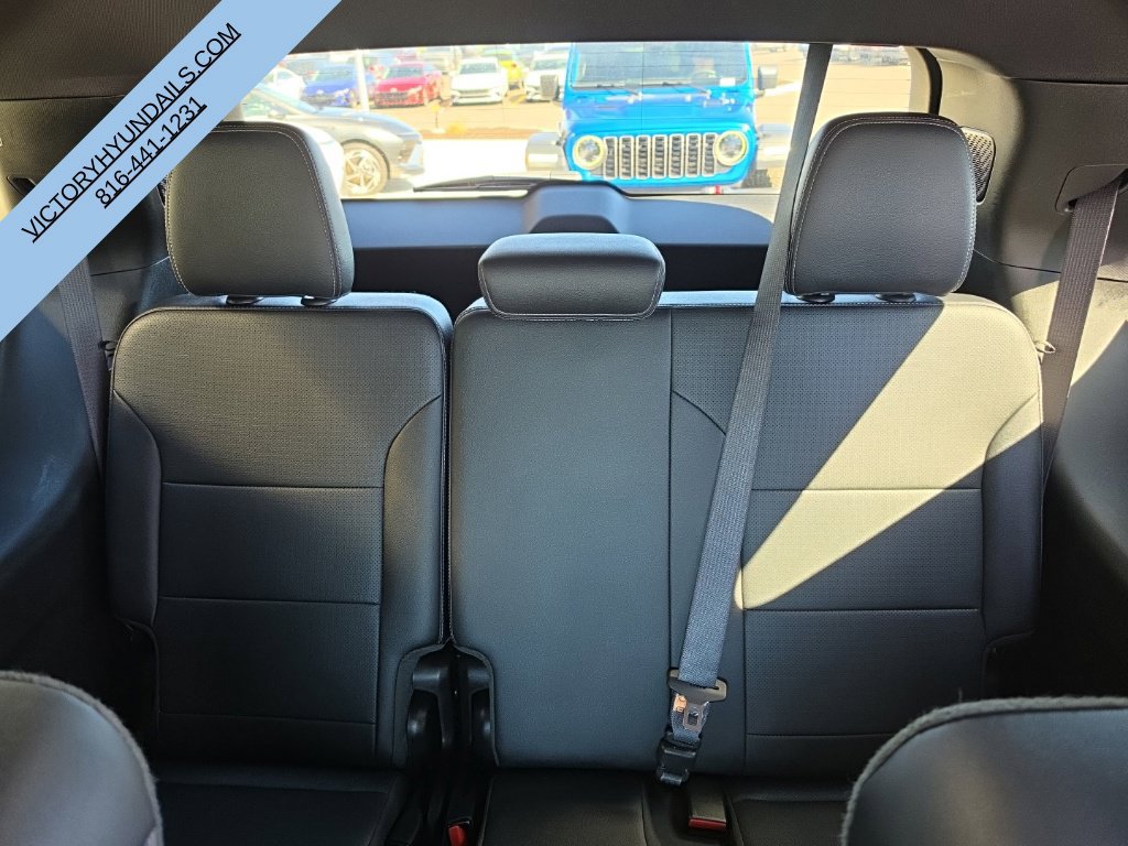 Used 2025 Chevrolet Traverse LT AWD/4WD image 33