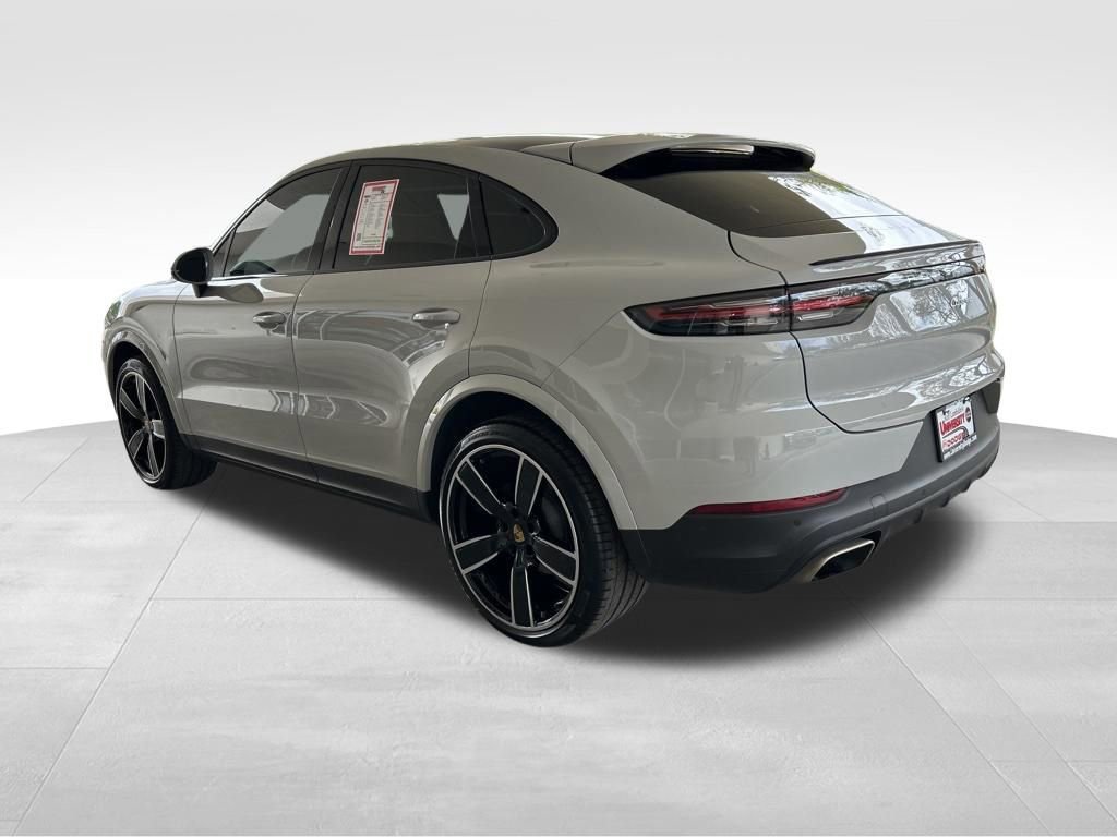 Used 2022 Porsche Cayenne Coupe image 4