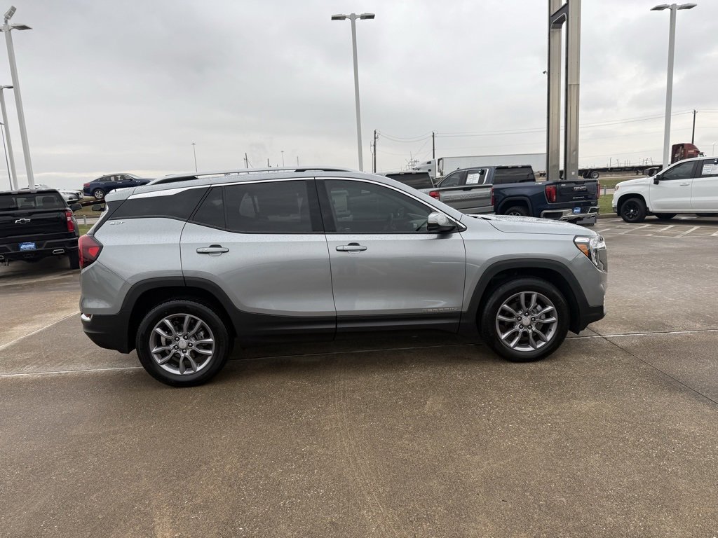 Used 2024 GMC Terrain SLT image 7