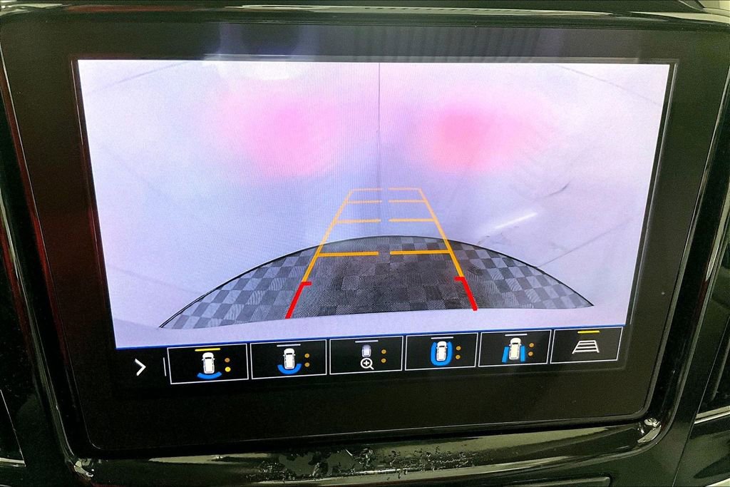 Used 2020 Chevrolet Traverse LT w/ LT Premium Package image 21