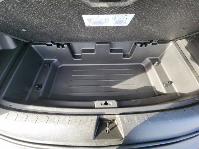 Used 2023 Chevrolet Traverse LT w/ LPO, Floor Liner Package image 20