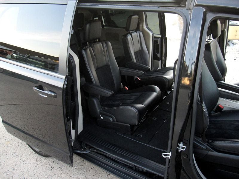 Used 2018 Dodge Grand Caravan SXT FWD image 24