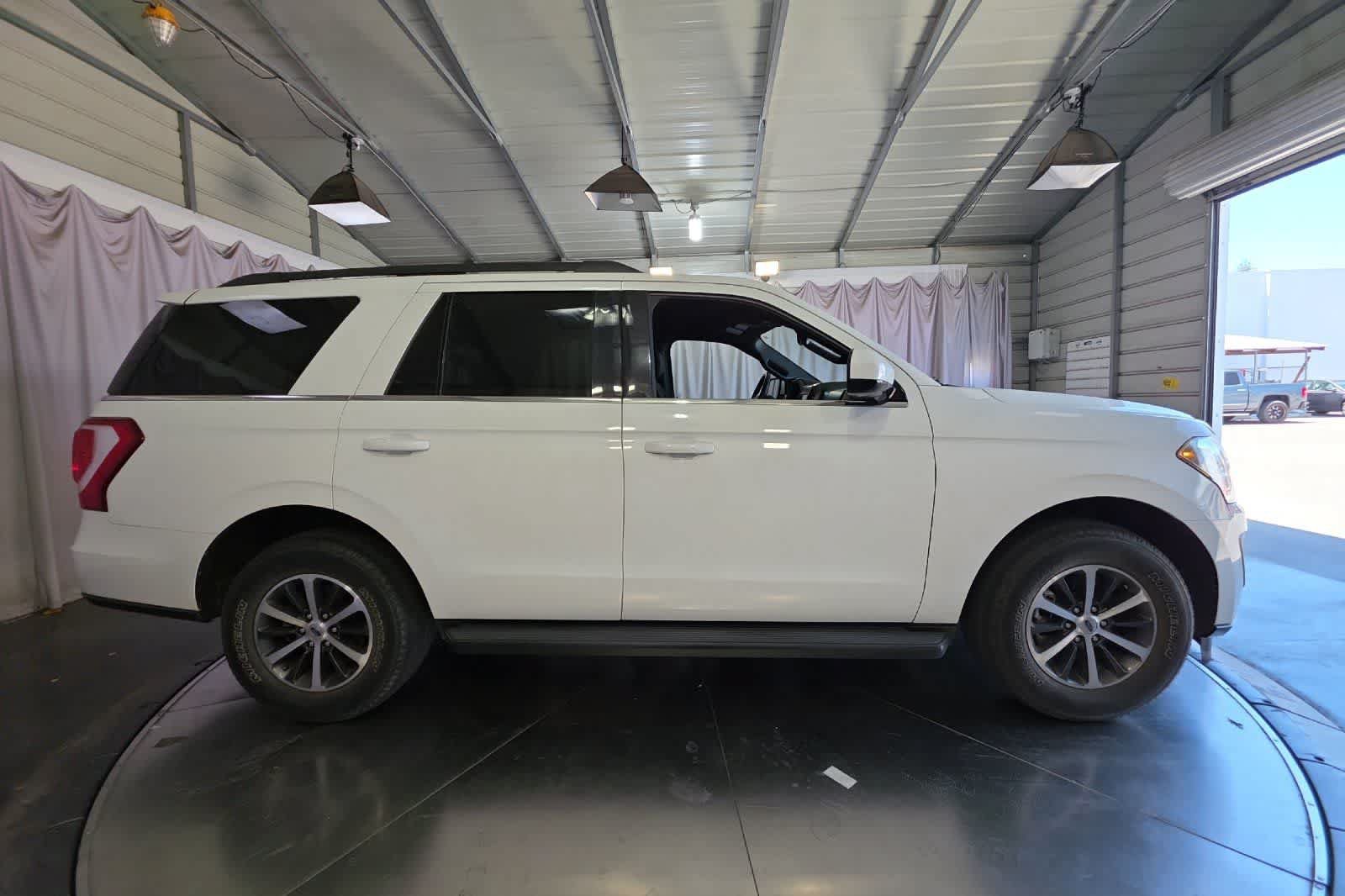 Used 2020 Ford Expedition XLT AWD/4WD image 9