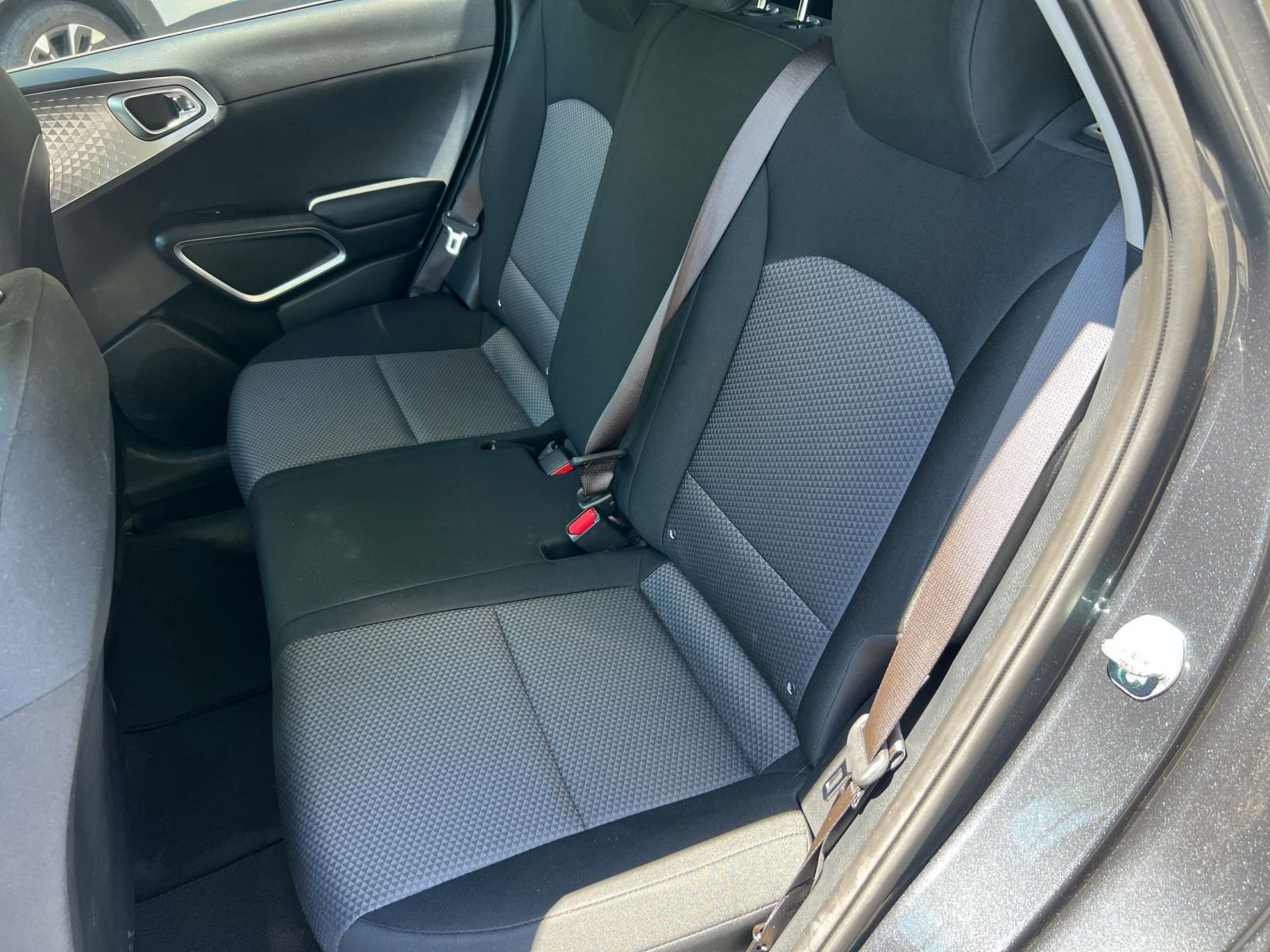 Used 2025 Kia Soul LX w/ LX Technology Package image 32