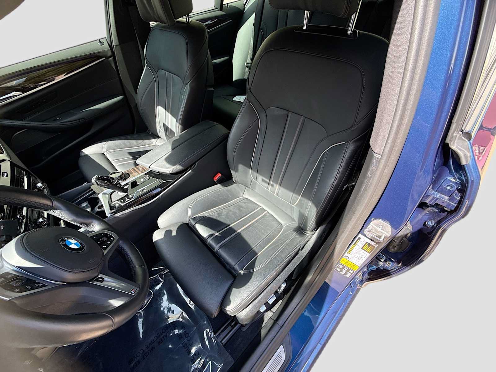 Used 2023 BMW M550i xDrive w/ Executive Package AWD/4WD image 21