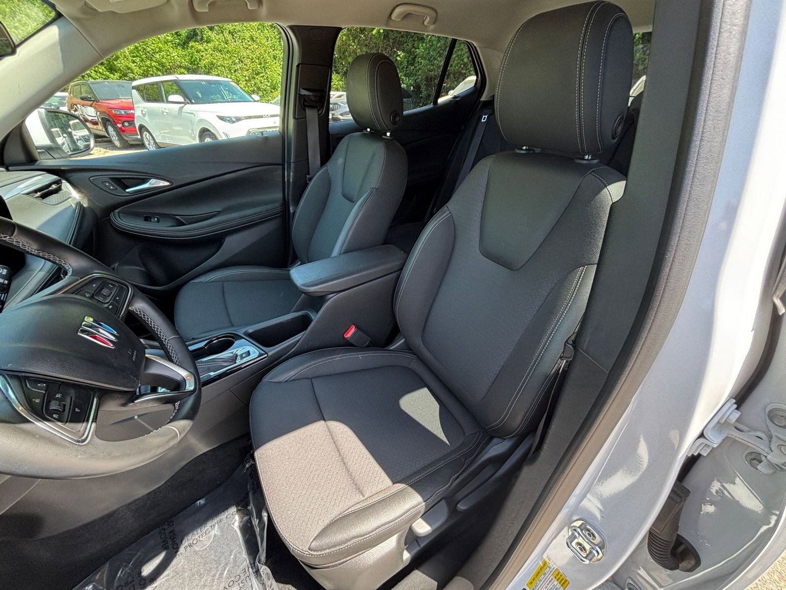 Used 2025 Buick Encore GX Preferred image 34