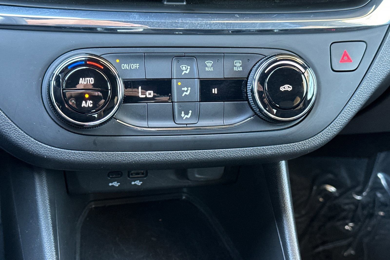 Certified 2025 Buick Envista Preferred image 20