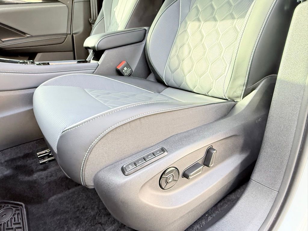 Used 2026 Volkswagen Tiguan SEL R-Line image 21