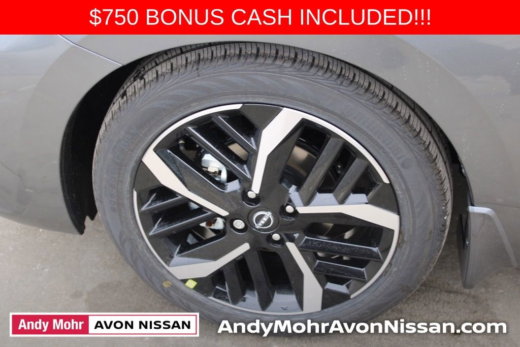 New 2025 Nissan Versa SR w/ Trunk Package image 6